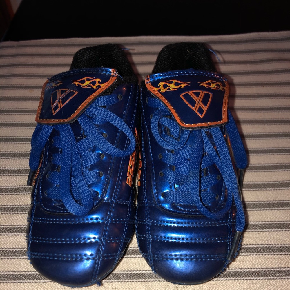 Toddler soccer cleats